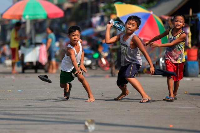 Philippines-children-tumbang-preso